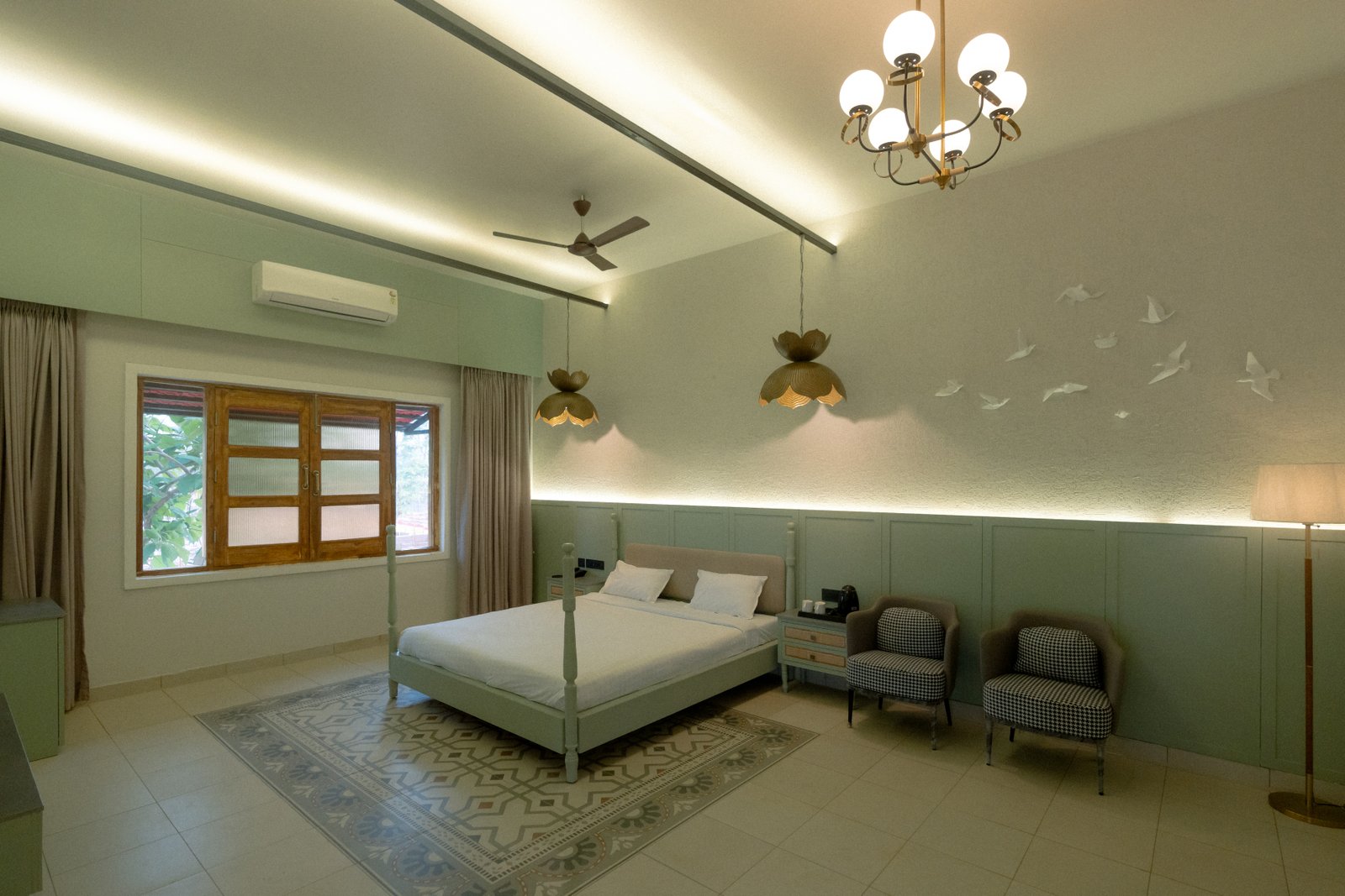 Executive Pool Access Room